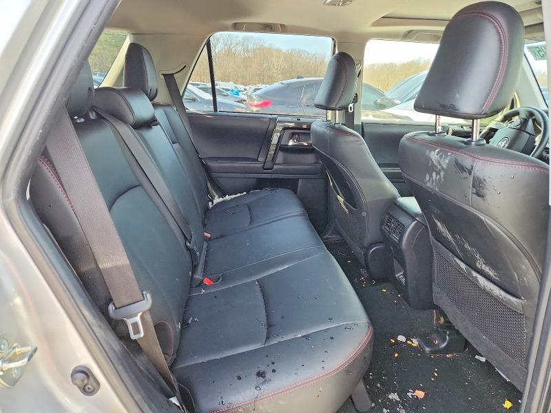 73006795 :رقم المزاد ، JTERU5JR5N5984614 vin ، 2022 Toyota 4runner مزاد بيع