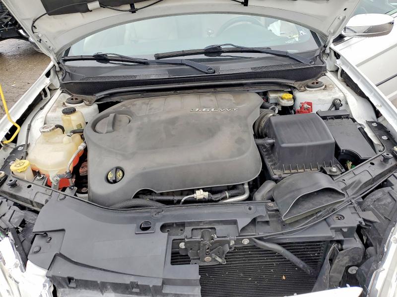 98229645 :رقم المزاد ، 1C3BCBFG8DN584158 vin ، 2013 Chrysler 200 مزاد بيع