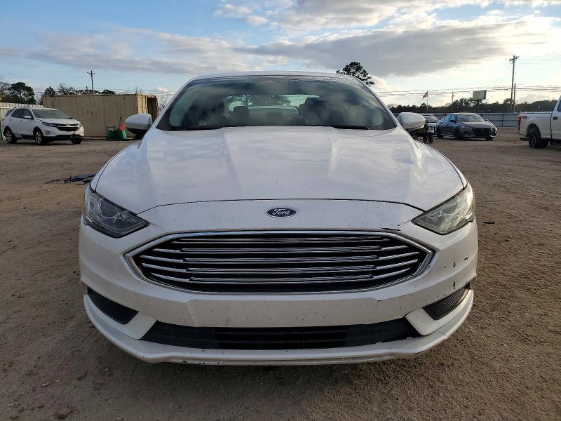48446716 :رقم المزاد ، 3FA6P0LU3JR228943 vin ، 2018 Ford Fusion مزاد بيع