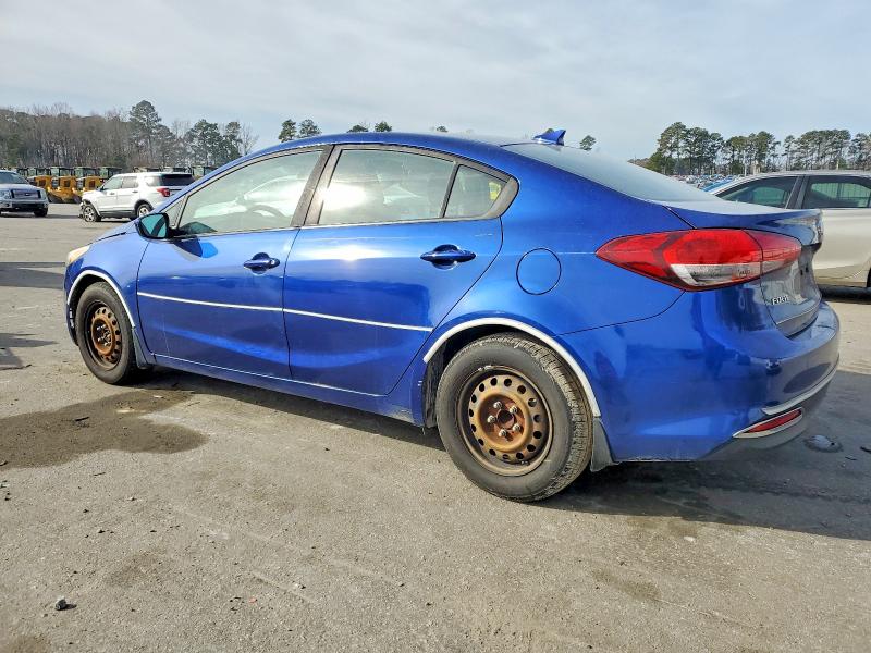 99210835 :رقم المزاد ، 3KPFL4A71JE174897 vin ، 2018 Kia Forte مزاد بيع