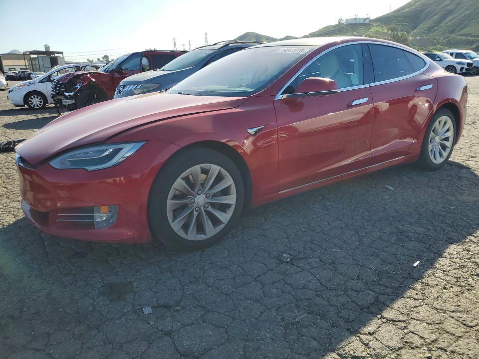 Продажа на аукционе авто 2018 Tesla Model S, vin: 5YJSA1E23JF284832, номер лота: 75047315