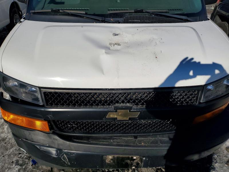 98614215 :رقم المزاد ، 1GCWGAFP4J1344376 vin ، 2018 Chevrolet Express G2500 مزاد بيع