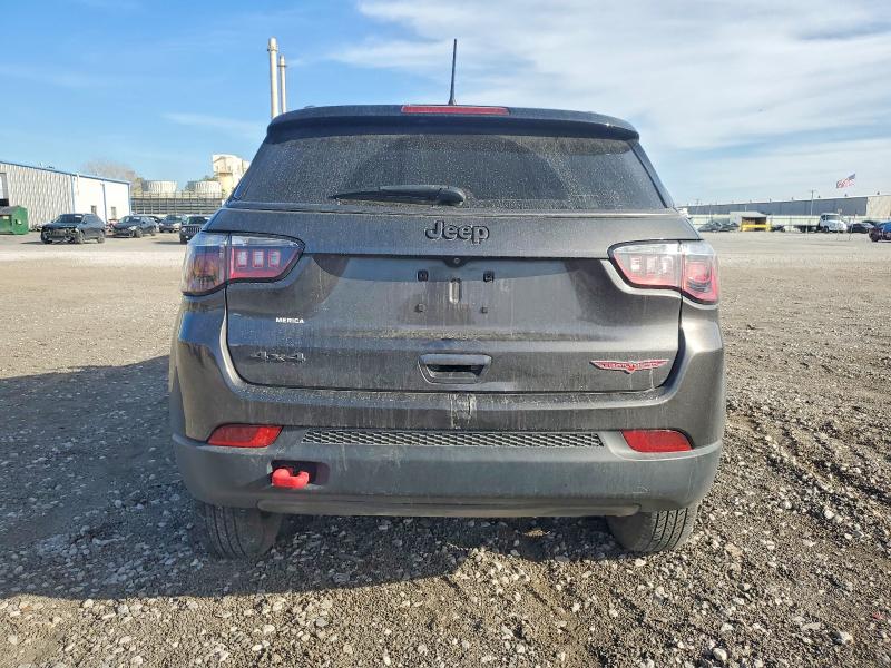 Продаж на аукціоні авто 2018 Jeep Compass, vin: 3C4NJDDB9JT246698, номер лоту: 99627925