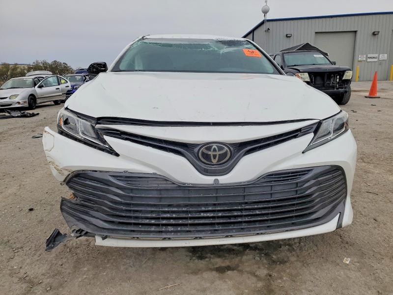 2018 Toyota Camry მანქანა იყიდება აუქციონზე, vin: JTNB11HK0J3070966, აუქციონის ნომერი: 98604165