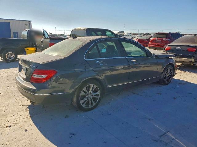 Продаж на аукціоні авто 2013 Mercedes-benz C, vin: WDDGF8AB9DR277779, номер лоту: 98585655