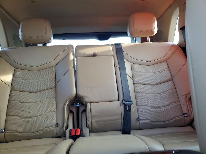 99613795 :رقم المزاد ، 1GYKNFRS7NZ118707 vin ، 2022 Cadillac Xt5 Platin مزاد بيع