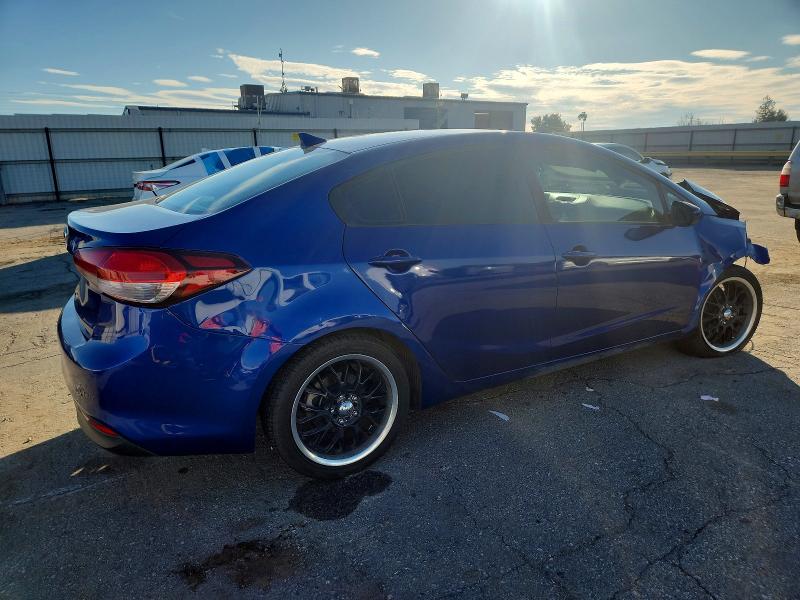 99852255 :رقم المزاد ، 3KPFK4A77HE129721 vin ، 2017 Kia Forte مزاد بيع