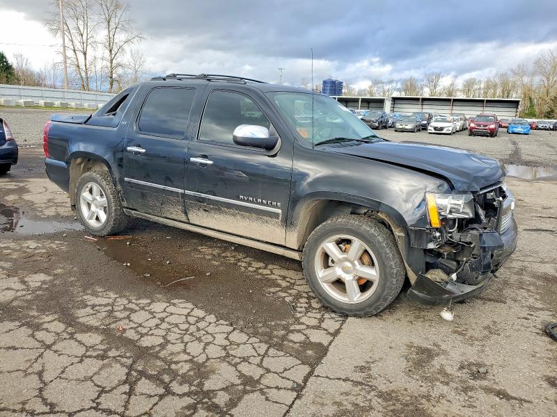 97977055 :رقم المزاد ، 3GNTKGE38BG320451 vin ، 2011 Chevrolet Avalanche مزاد بيع