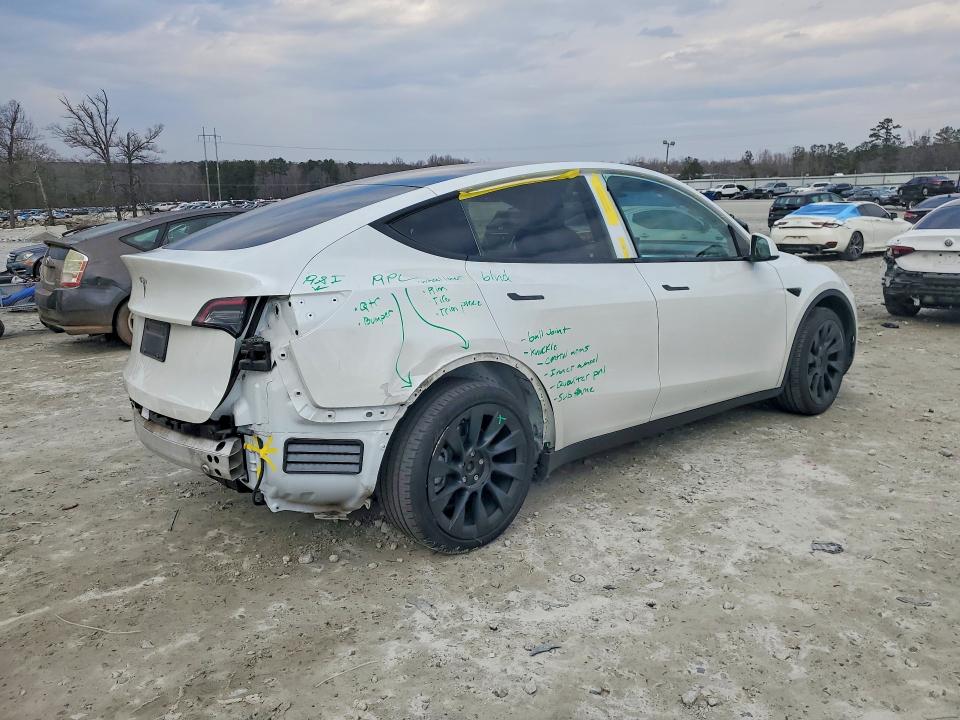 75092055 :رقم المزاد ، 5YJYGDED0MF103718 vin ، 2021 Tesla Model Y مزاد بيع