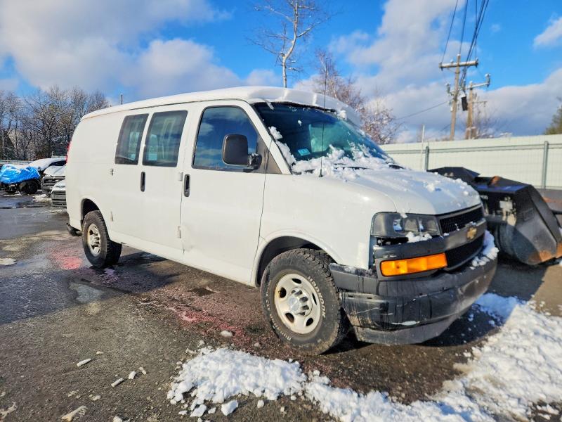 98614215 :رقم المزاد ، 1GCWGAFP4J1344376 vin ، 2018 Chevrolet Express G2500 مزاد بيع