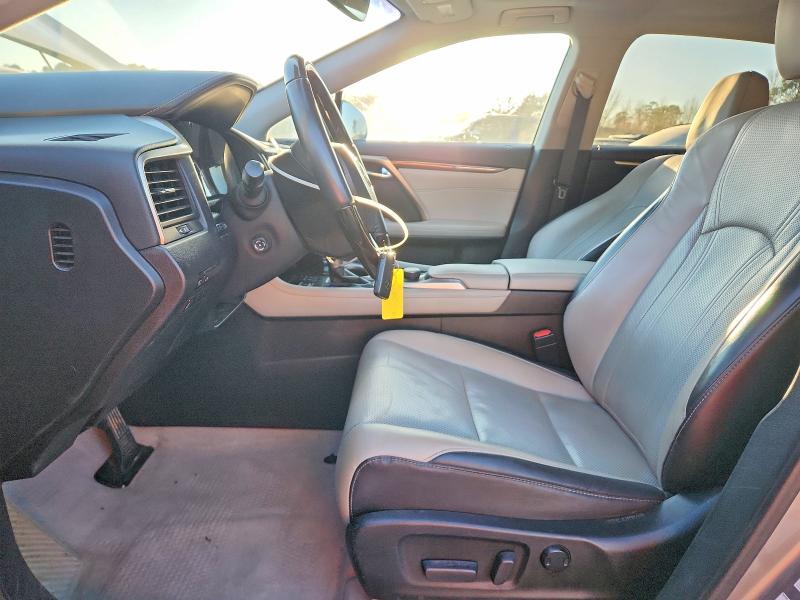98570155 :رقم المزاد ، 2T2ZZMCAXHC080672 vin ، 2017 Lexus Rx مزاد بيع