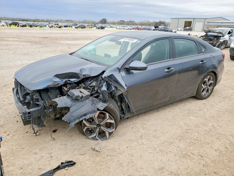 2021 Kia Forte მანქანა იყიდება აუქციონზე, vin: 3KPF24AD8ME364757, აუქციონის ნომერი: 98196695
