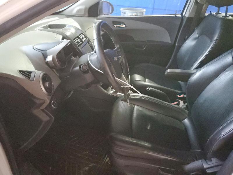 73618225 :رقم المزاد ، 1G1JE5SB7F4204743 vin ، 2015 Chevrolet Sonic مزاد بيع