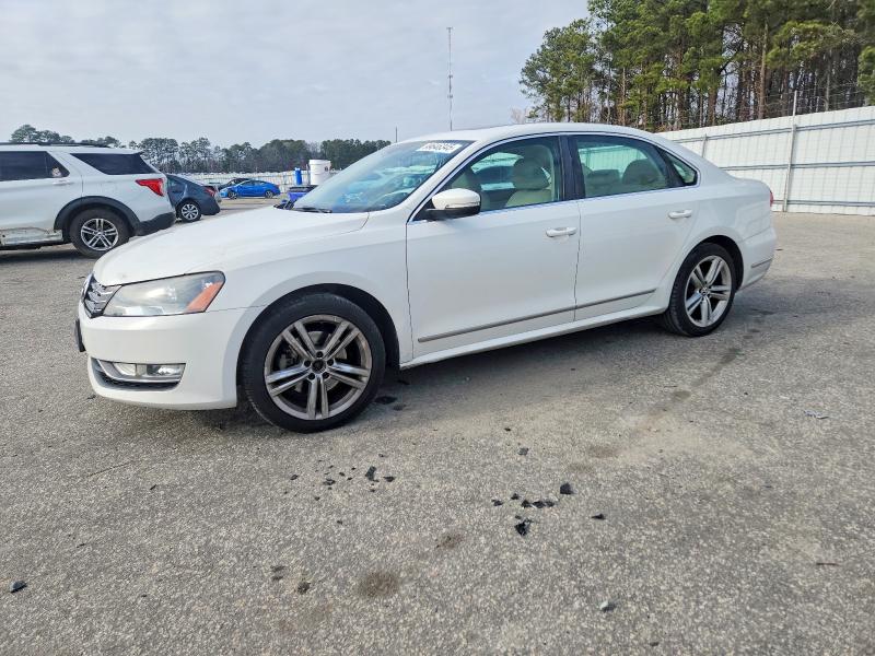2015 Volkswagen Passat Sel მანქანა იყიდება აუქციონზე, vin: 1VWCV7A32FC003843, აუქციონის ნომერი: 99646345