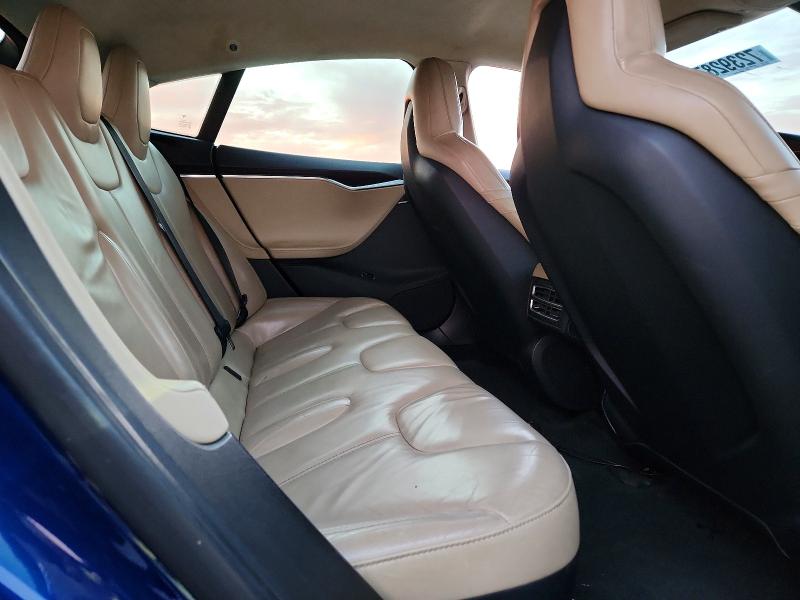2015 Tesla Model S მანქანა იყიდება აუქციონზე, vin: 5YJSA1H4XFF098452, აუქციონის ნომერი: 72392875