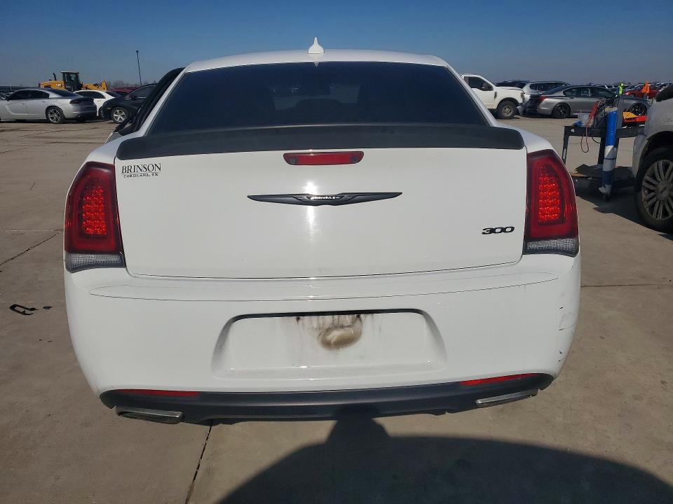 74693445 :رقم المزاد ، 2C3CCAAG2LH168748 vin ، 2020 Chrysler 300 مزاد بيع