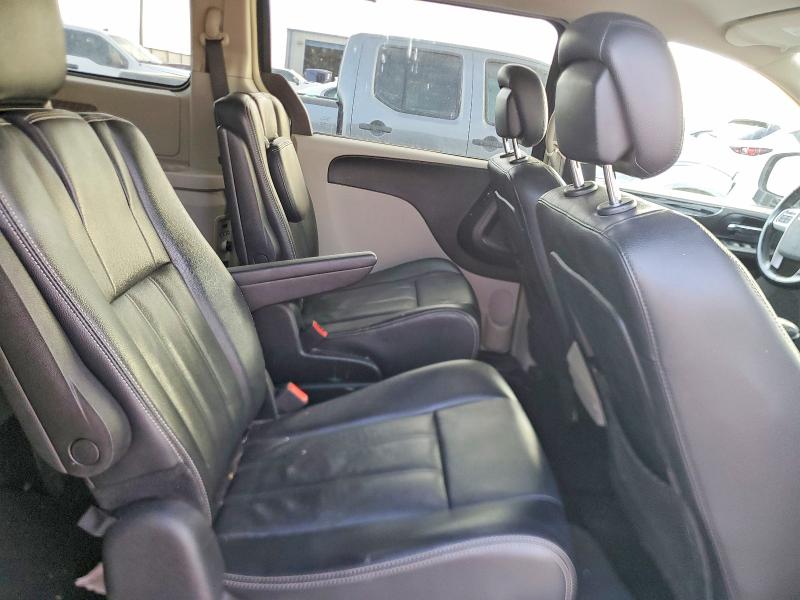 97332165 :رقم المزاد ، 2C4RC1BG0ER383837 vin ، 2014 Chrysler Town & Country مزاد بيع