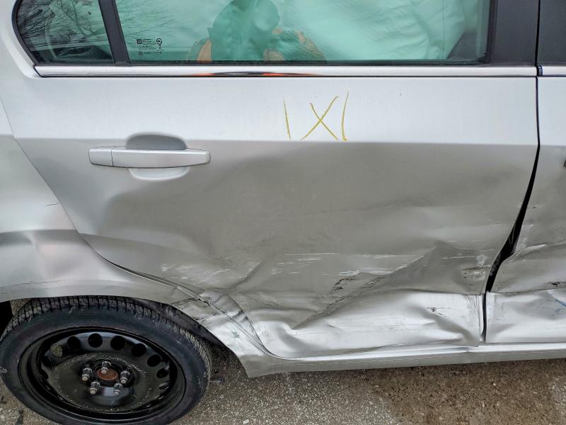 98801175 :رقم المزاد ، 1G1JC5SH6D4221363 vin ، 2013 Chevrolet Sonic مزاد بيع