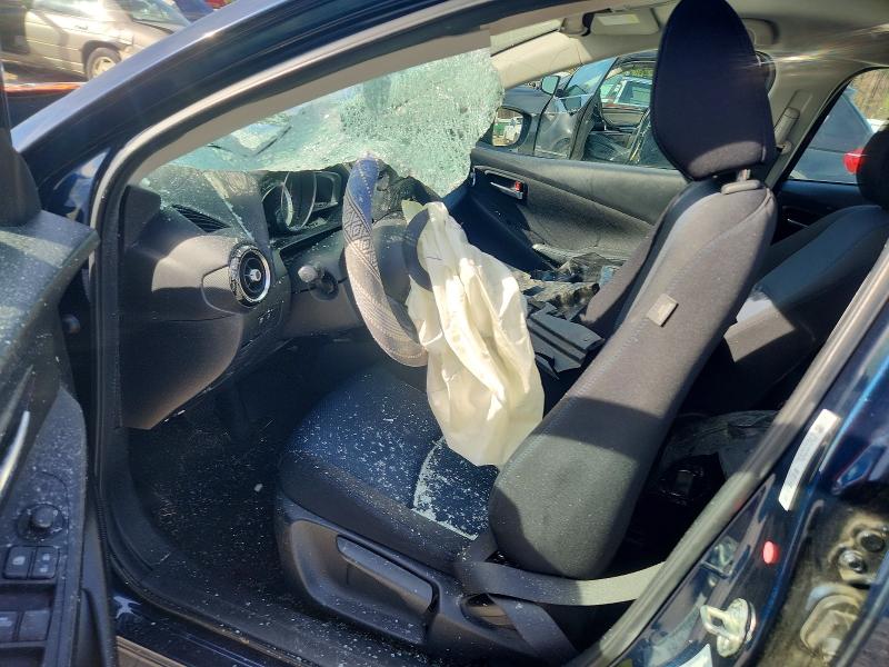 72515485 :رقم المزاد ، 3MYDLBYV1HY184811 vin ، 2017 Toyota Yaris Ia مزاد بيع
