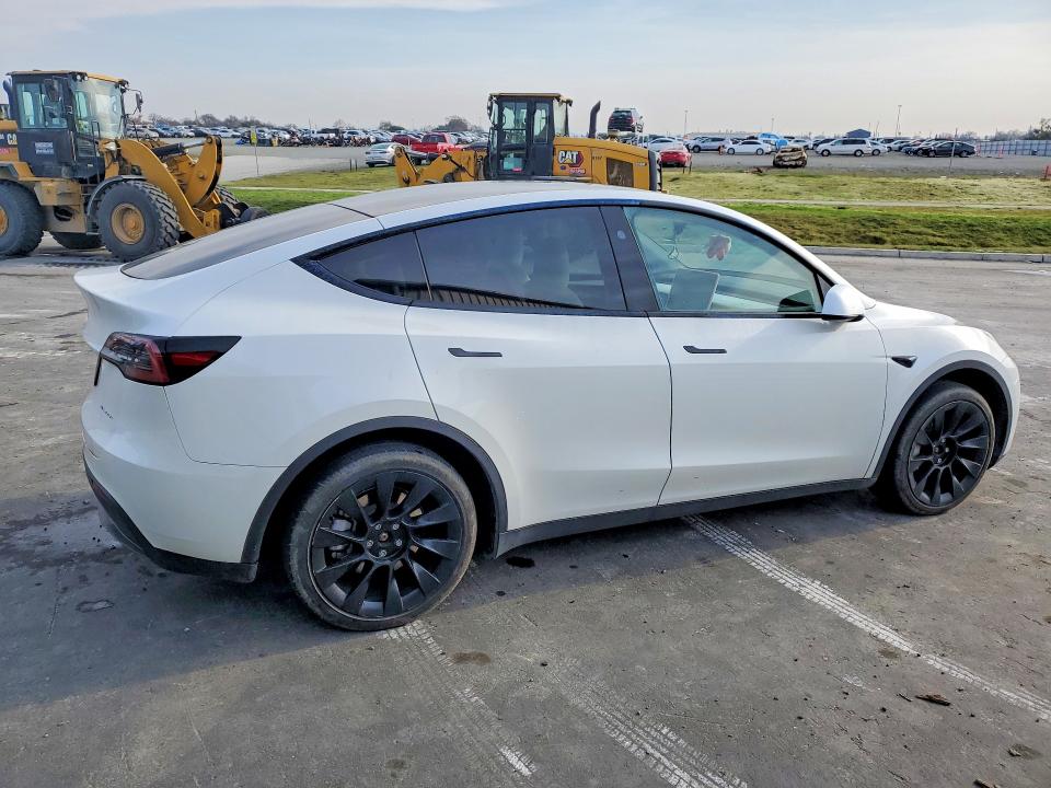 2023 Tesla Model Y მანქანა იყიდება აუქციონზე, vin: 7SAYGDEE0PF844550, აუქციონის ნომერი: 75658115