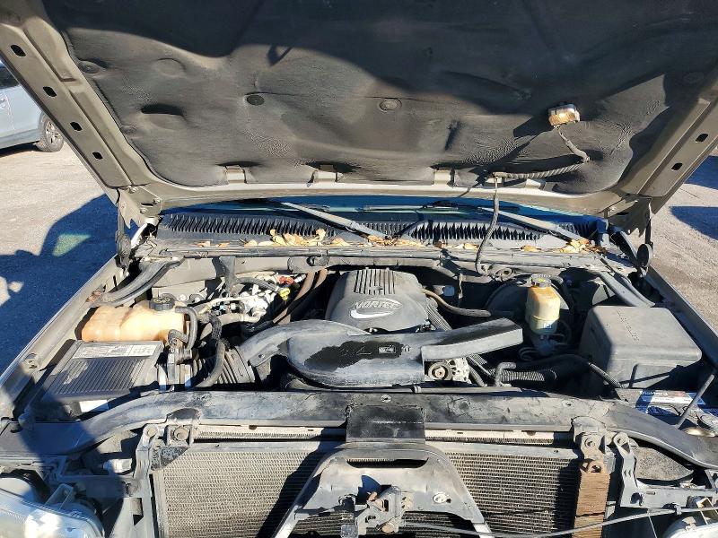 73424135 :رقم المزاد ، 1GNEC13Z82J273477 vin ، 2002 Chevrolet Tahoe مزاد بيع