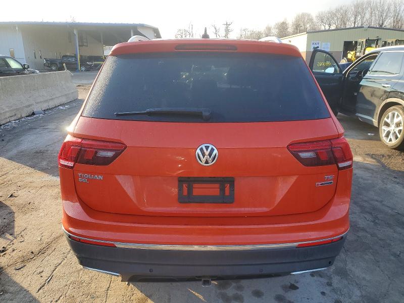Продажа на аукционе авто 2018 Volkswagen Tiguan, vin: 3VV4B7AX4JM218880, номер лота: 72183165