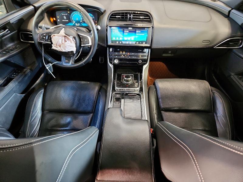 72651675 :رقم المزاد ، SAJAM4FV7JCP17161 vin ، 2018 Jaguar Xe مزاد بيع