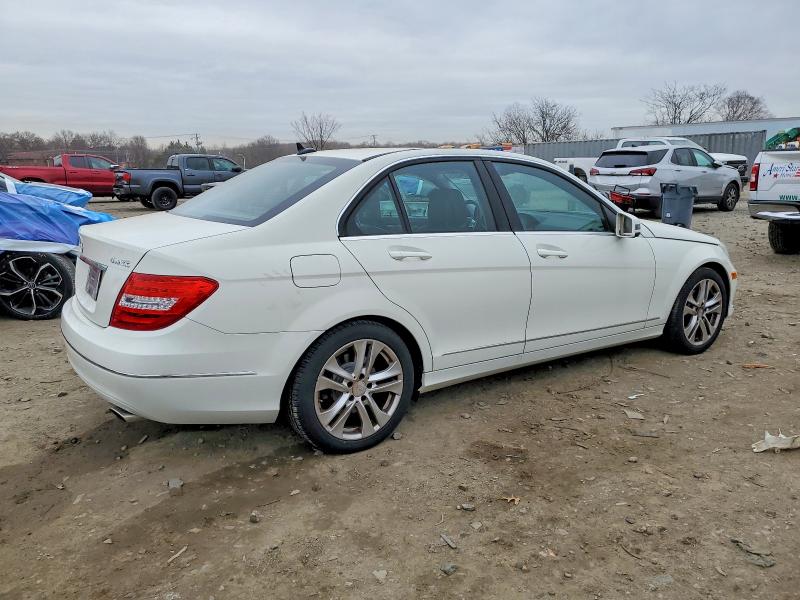 Продаж на аукціоні авто 2012 Mercedes-benz C, vin: WDDGF8BB2CA633114, номер лоту: 98894315