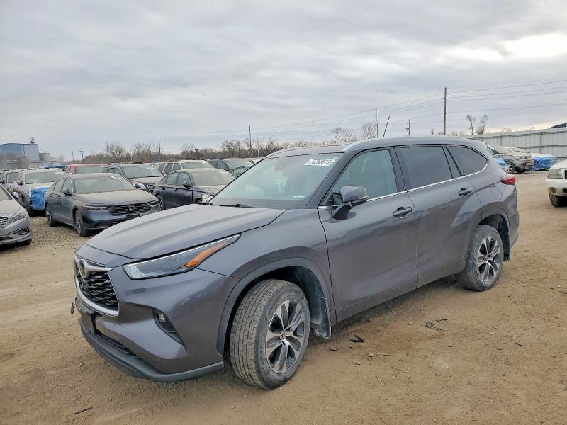 Aukcja sprzedaży 2022 Toyota Highlander, vin: 5TDHZRBH9NS225375, numer aukcji: 75268615
