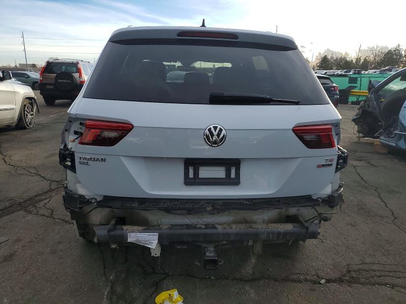 75199605 :رقم المزاد ، 3VV4B7AX3JM197603 vin ، 2018 Volkswagen Tiguan مزاد بيع