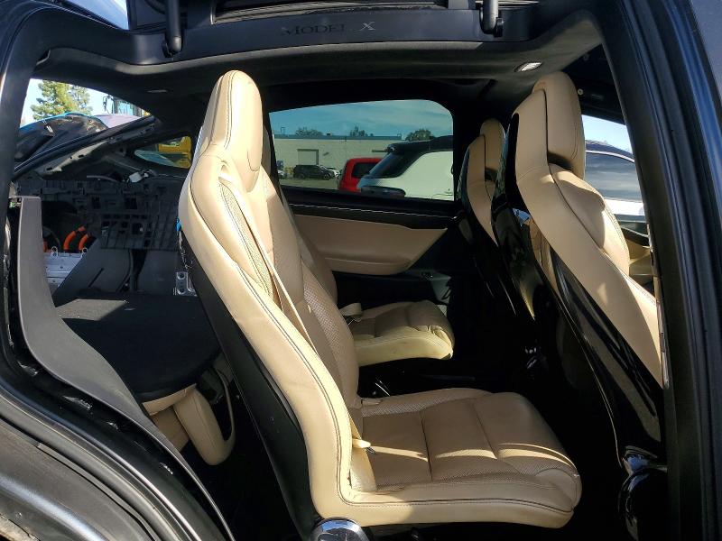 73994255 :رقم المزاد ، 5YJXCBE25GF007467 vin ، 2016 Tesla Model X مزاد بيع