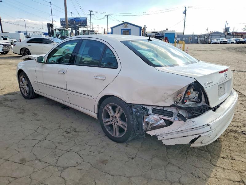 2004 Mercedes-benz E მანქანა იყიდება აუქციონზე, vin: WDBUF70J24A415708, აუქციონის ნომერი: 74690625