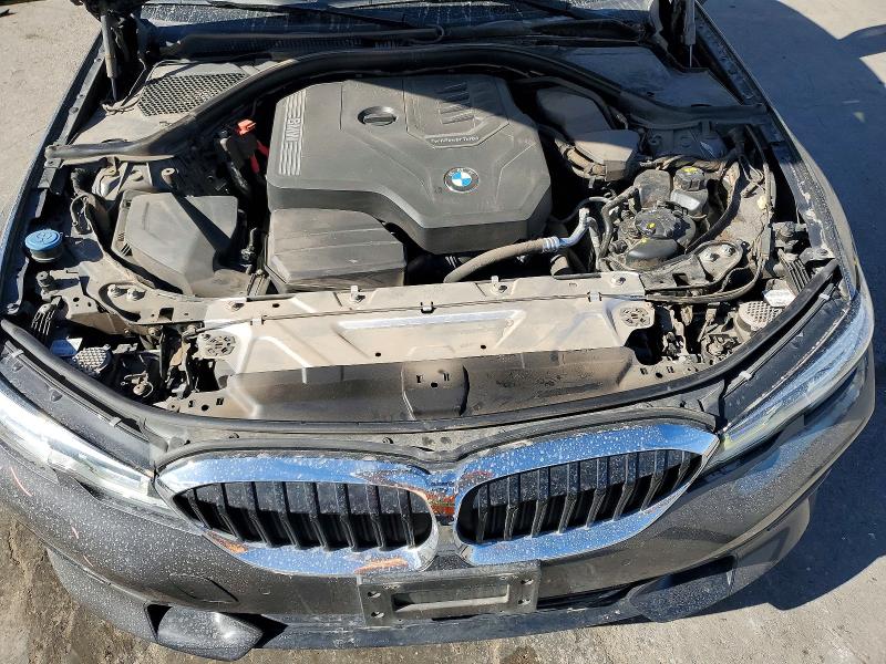 97333795 :رقم المزاد ، WBA5R1C01MFK62297 vin ، 2021 Bmw 330i مزاد بيع
