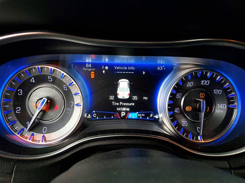 98015345 :رقم المزاد ، 2C3CCAAGXJH208233 vin ، 2018 Chrysler 300 مزاد بيع