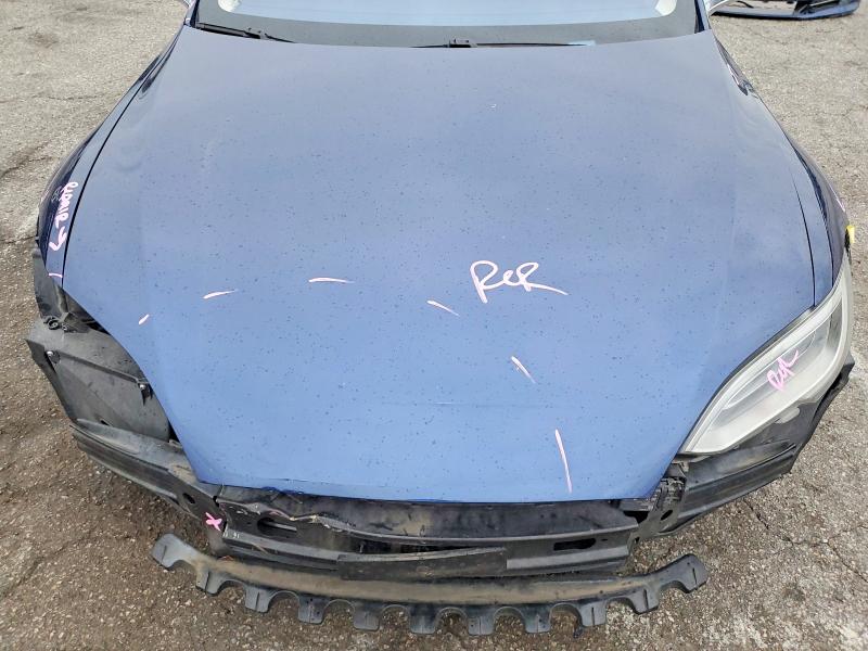 98663915 :رقم المزاد ، 5YJSA1E20JF245874 vin ، 2018 Tesla Model S مزاد بيع