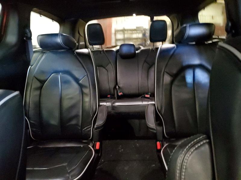 99165695 :رقم المزاد ، 2C4RC1GG2JR247826 vin ، 2018 Chrysler Pacifica مزاد بيع