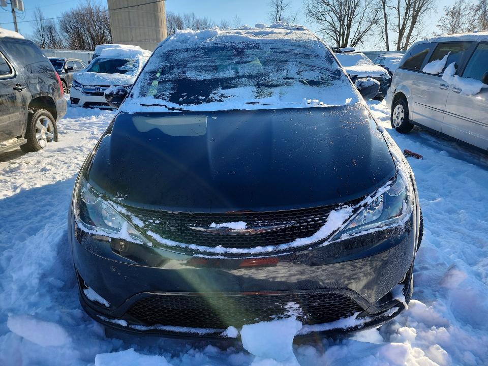 2019 Chrysler Pacifica მანქანა იყიდება აუქციონზე, vin: 2C4RC1EG5KR549101, აუქციონის ნომერი: 74743975