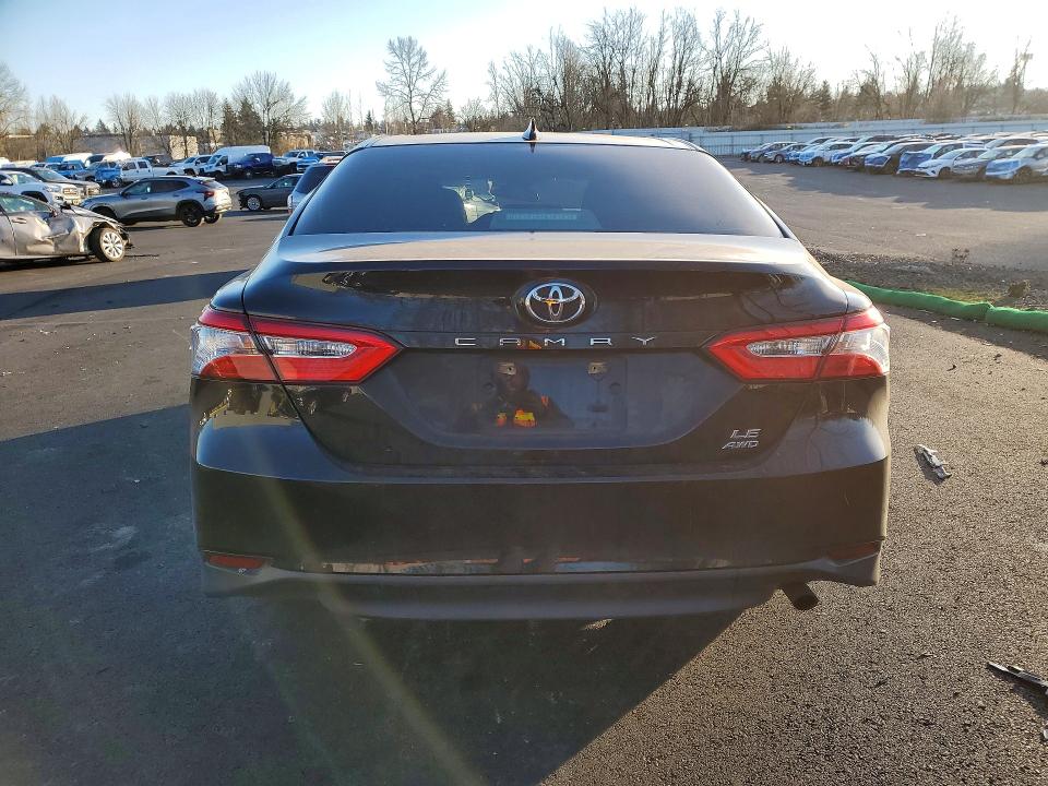 74233615 :رقم المزاد ، 4T1C11BK7LU018650 vin ، 2020 Toyota Camry مزاد بيع