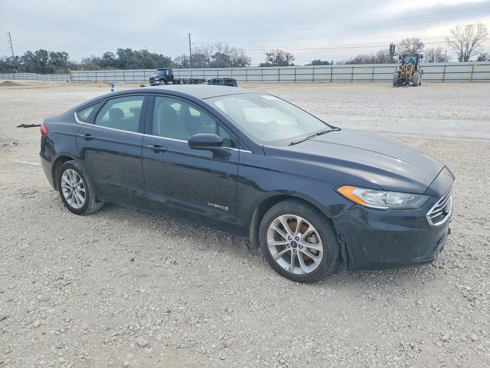 75453155 :رقم المزاد ، 3FA6P0LU9KR207077 vin ، 2019 Ford Fusion Se مزاد بيع