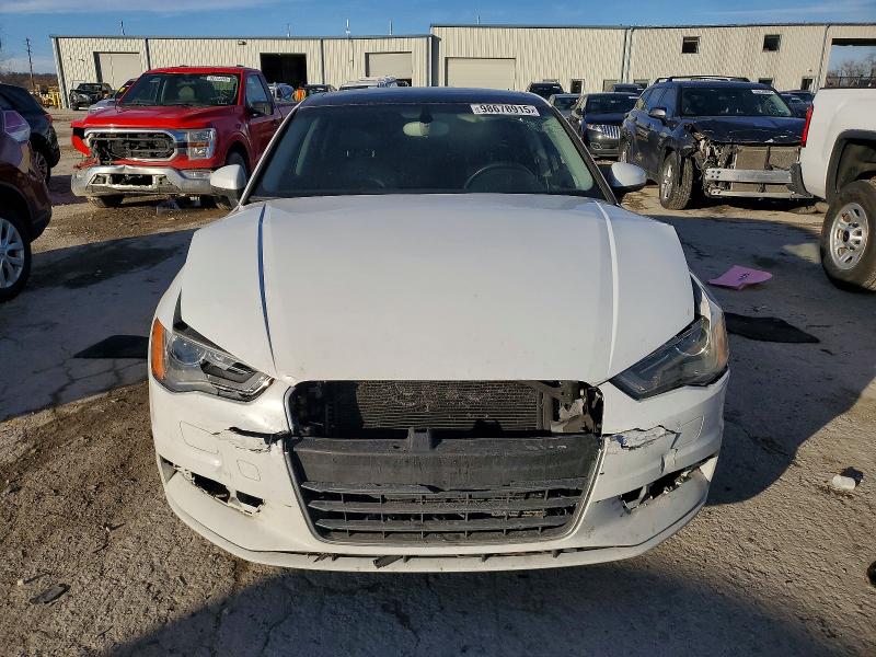 98678915 :رقم المزاد ، WAUACGFF7F1007396 vin ، 2015 Audi A3 مزاد بيع