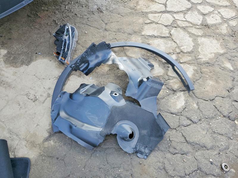 74670845 :رقم المزاد ، 7SAYGAEE1SF302445 vin ، 2025 Tesla Model Y مزاد بيع