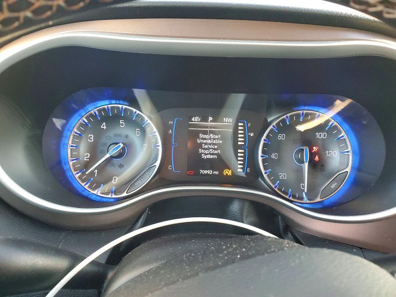 73495485 :رقم المزاد ، 2C4RC1CG6NR226120 vin ، 2022 Chrysler Voyager مزاد بيع
