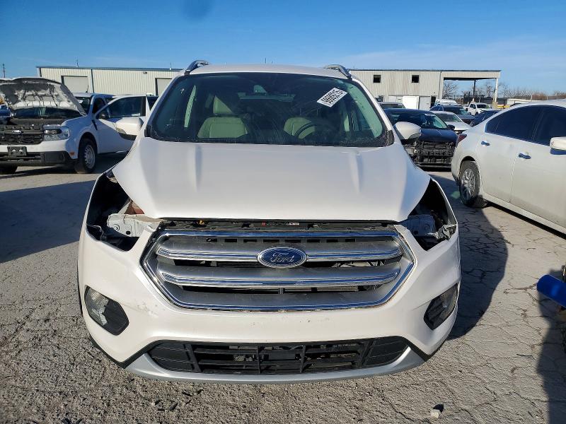 Продажа на аукционе авто 2017 Ford Escape, vin: 1FMCU0JD5HUA32199, номер лота: 98689215