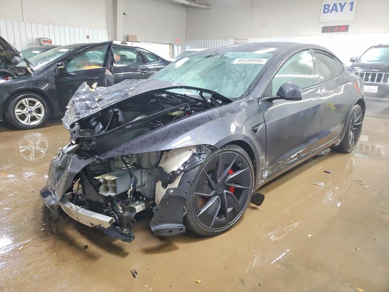 99330995 :رقم المزاد ، 5YJ3E1ET9SF962759 vin ، 2025 Tesla Model 3 مزاد بيع