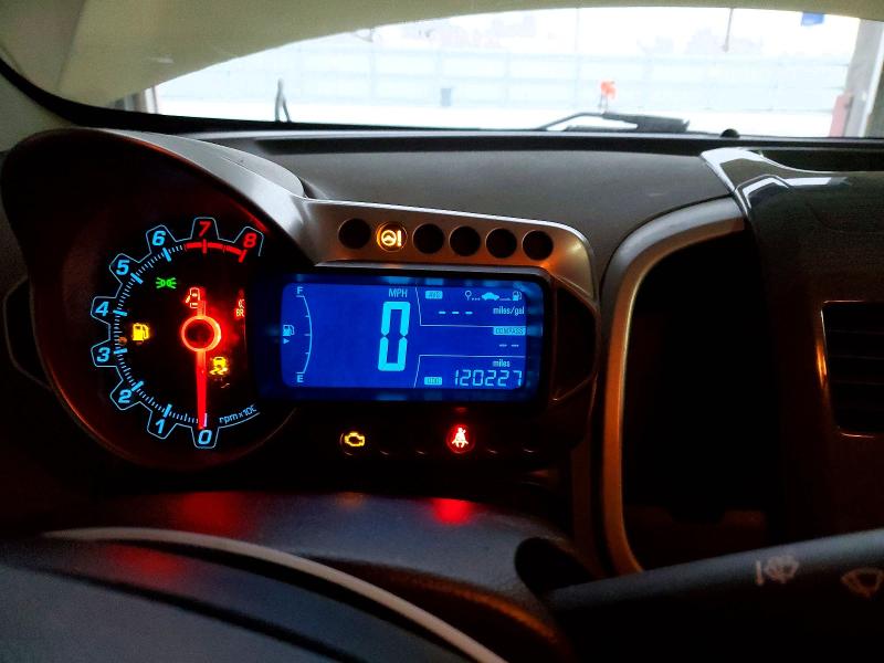 73618225 :رقم المزاد ، 1G1JE5SB7F4204743 vin ، 2015 Chevrolet Sonic مزاد بيع