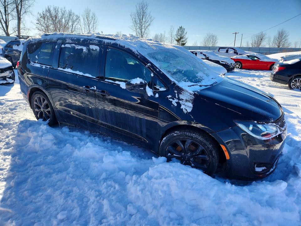 2019 Chrysler Pacifica მანქანა იყიდება აუქციონზე, vin: 2C4RC1EG5KR549101, აუქციონის ნომერი: 74743975