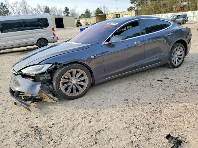 Продажа на аукционе авто 2018 Tesla Model S, vin: 5YJSA1E28JF297141, номер лота: 74411095