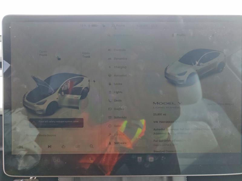 2024 Tesla Model Y მანქანა იყიდება აუქციონზე, vin: 7SAYGDED5RF103322, აუქციონის ნომერი: 74109375
