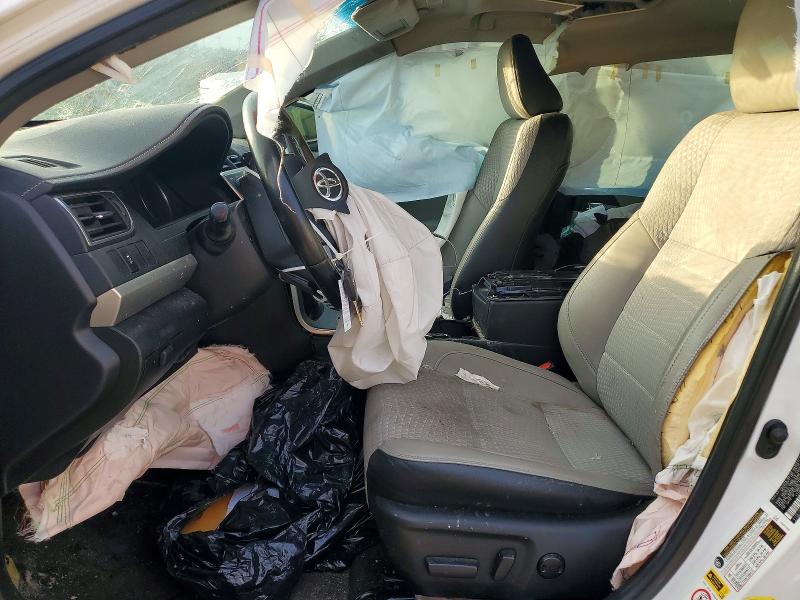 74092055 :رقم المزاد ، 4T1BF1FK6FU051862 vin ، 2015 Toyota Camry مزاد بيع