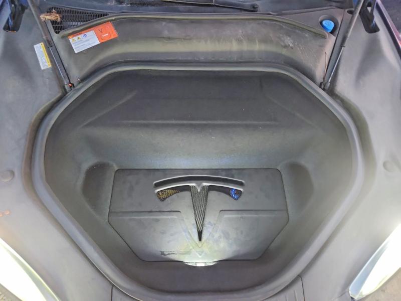 2015 Tesla Model S მანქანა იყიდება აუქციონზე, vin: 5YJSA1H4XFF098452, აუქციონის ნომერი: 72392875